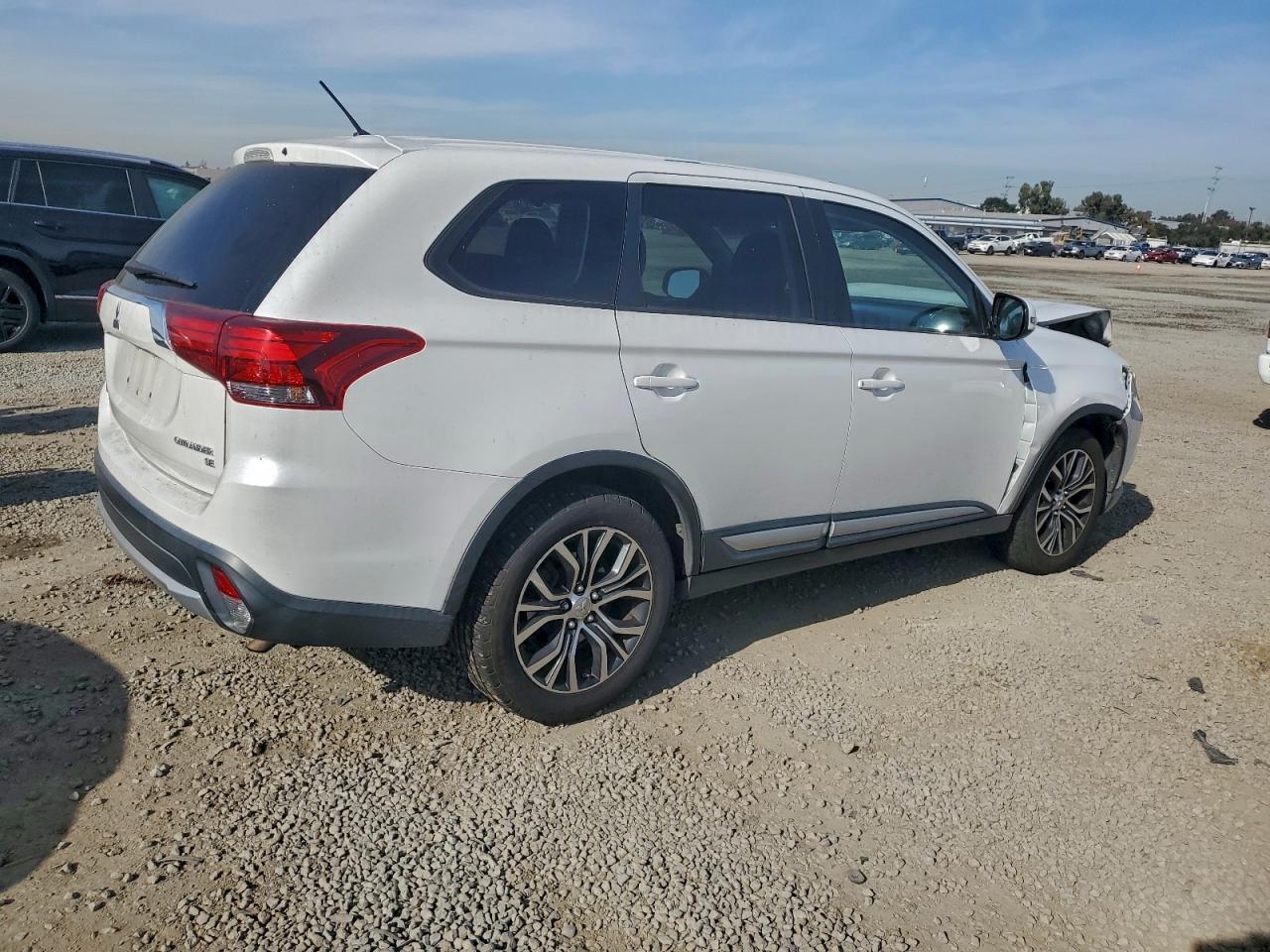 2016 MITSUBISHI outlander