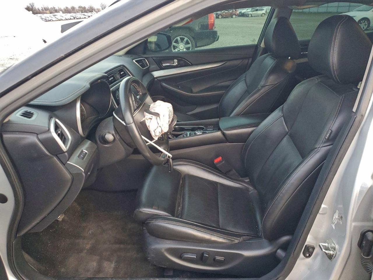 2017 NISSAN Maxima