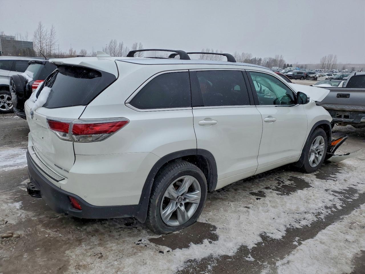 2016 TOYOTA HIGHLANDER
