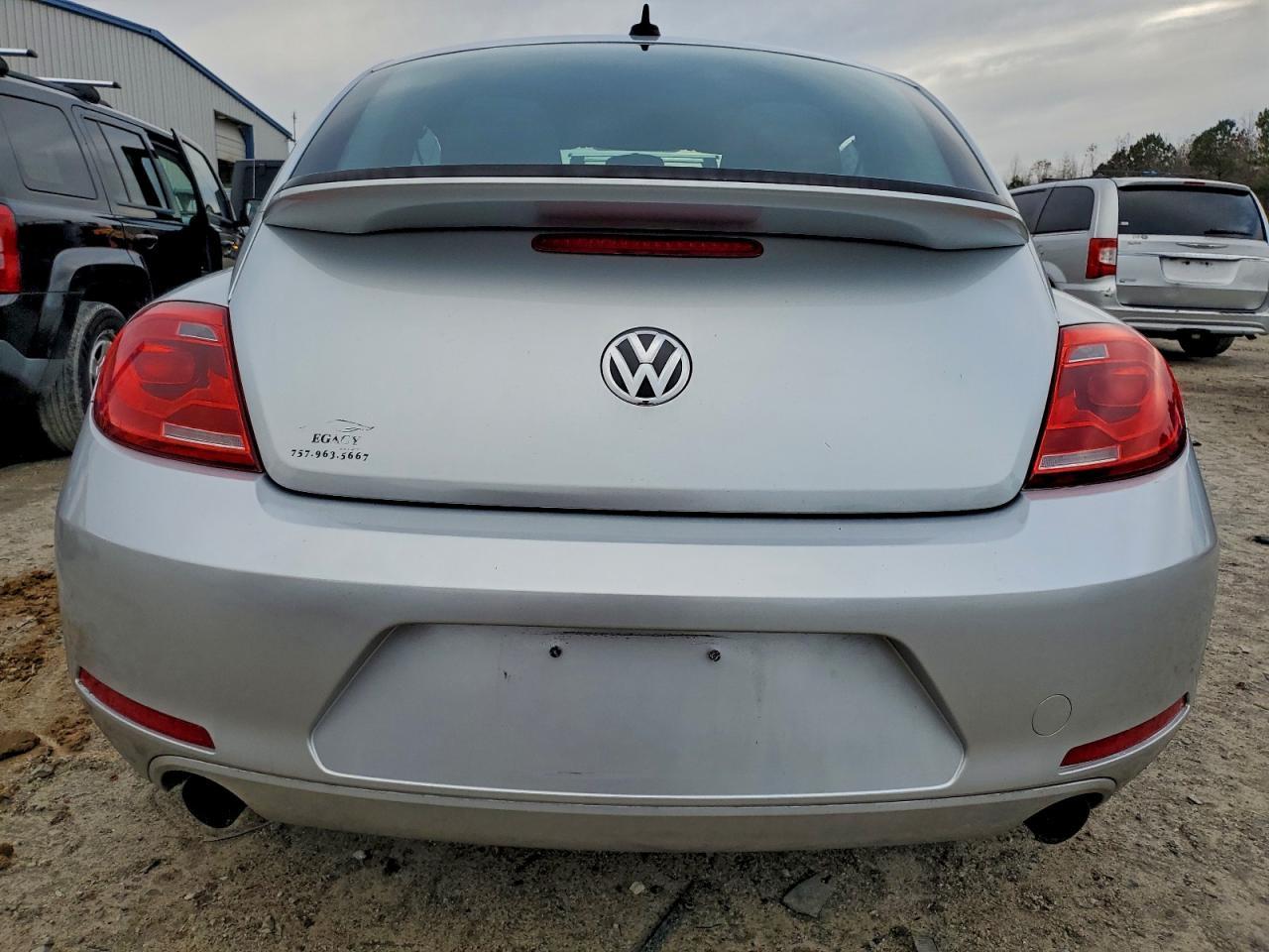 2012 VOLKSWAGEN Beetle