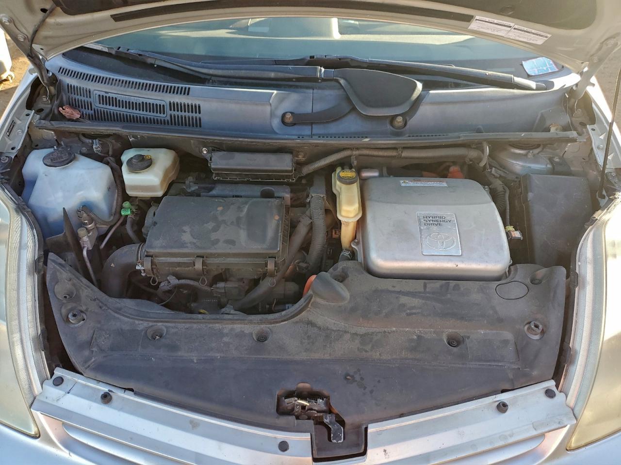 2004 TOYOTA PRIUS