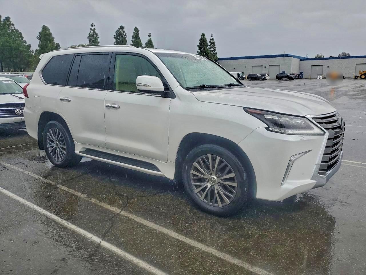 2018 LEXUS LX 570