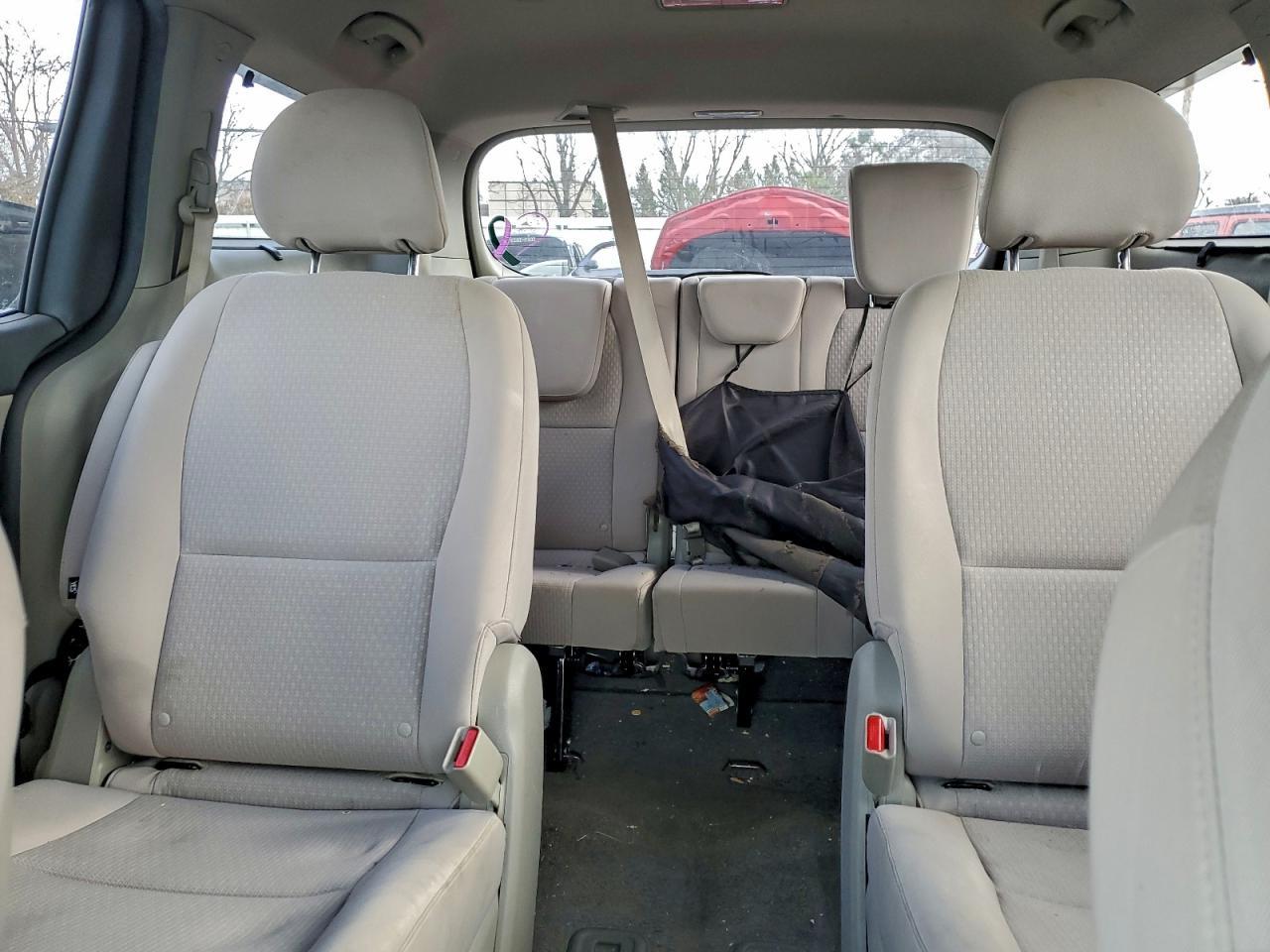 2016 KIA SEDONA