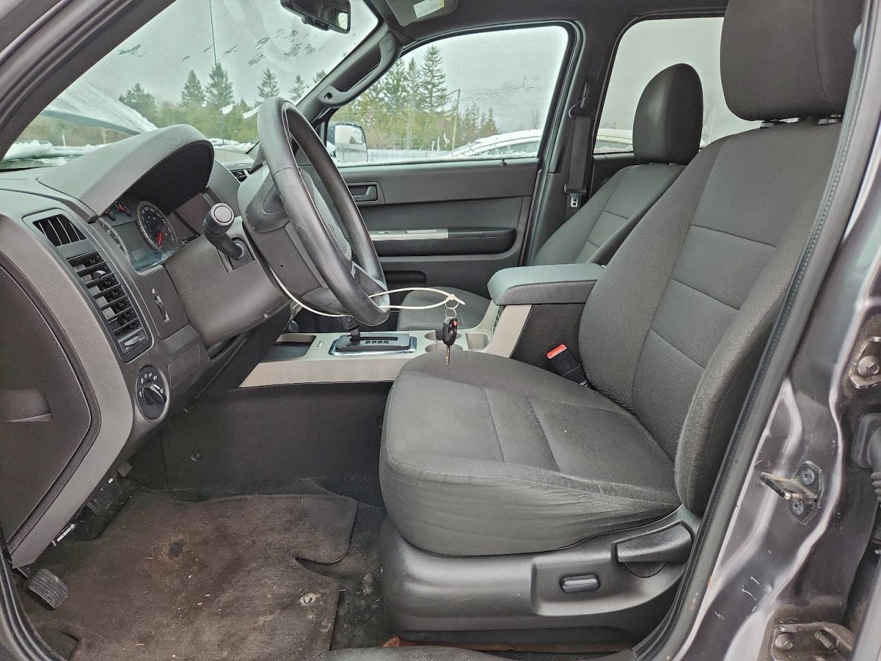 2010 FORD ESCAPE