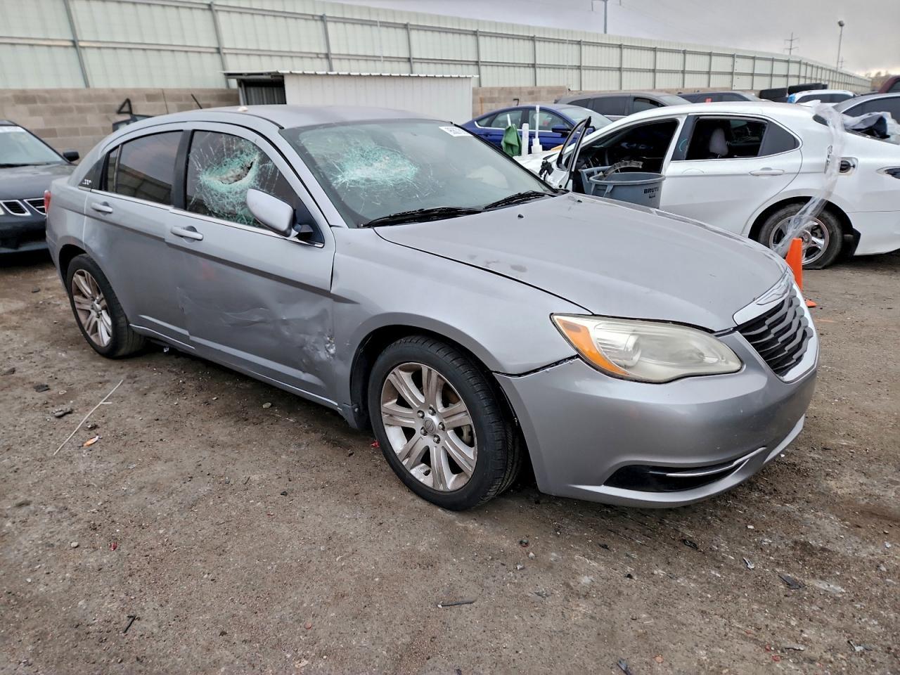 2013 CHRYSLER 200
