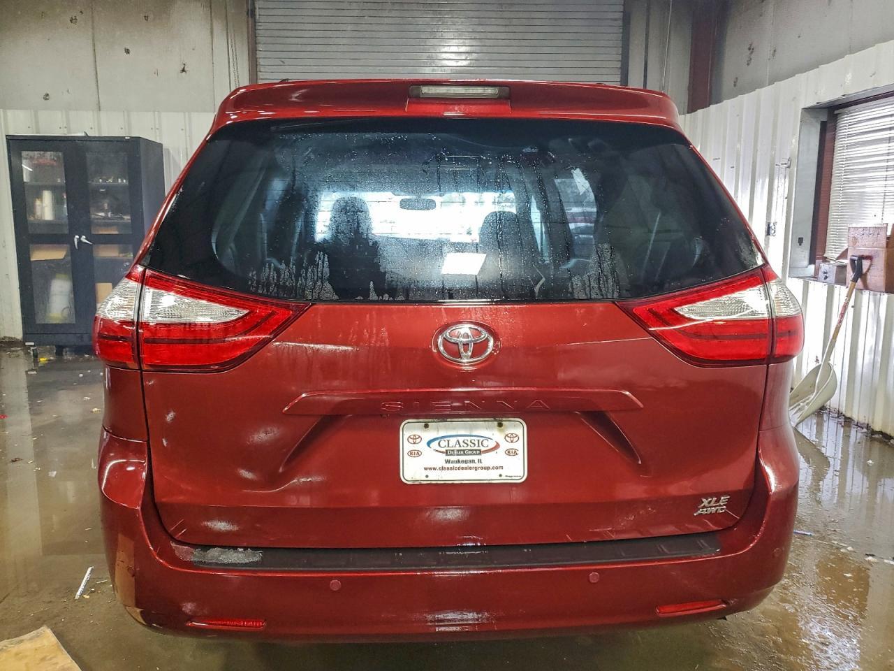 2017 TOYOTA SIENNA
