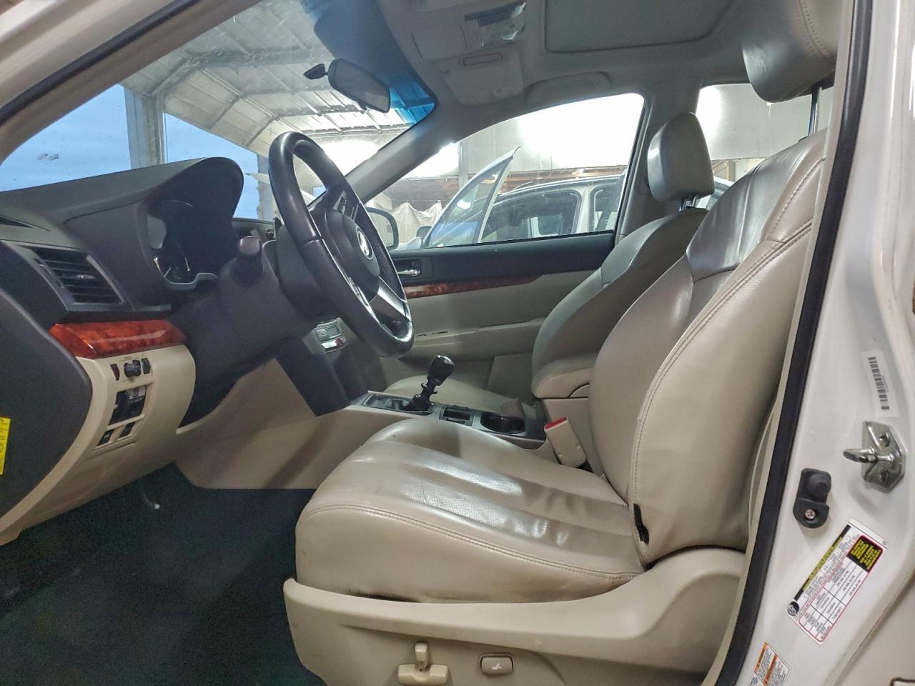 2010 SUBARU Legacy