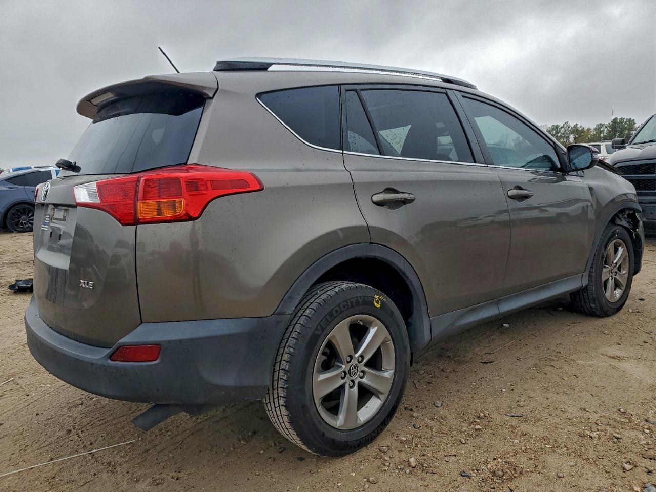 2015 TOYOTA RAV4