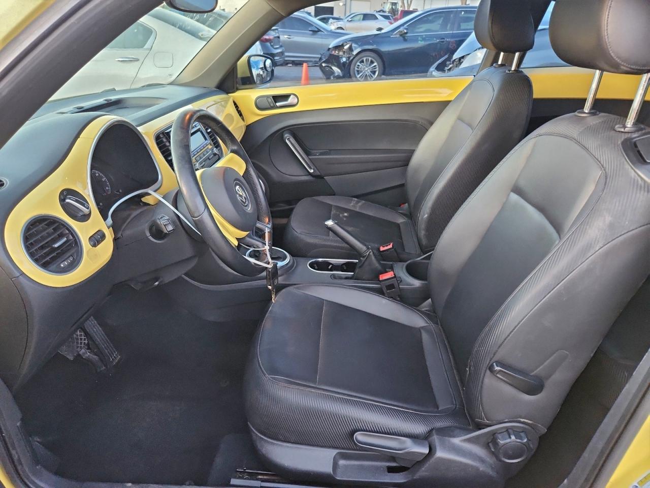 2012 VOLKSWAGEN Beetle