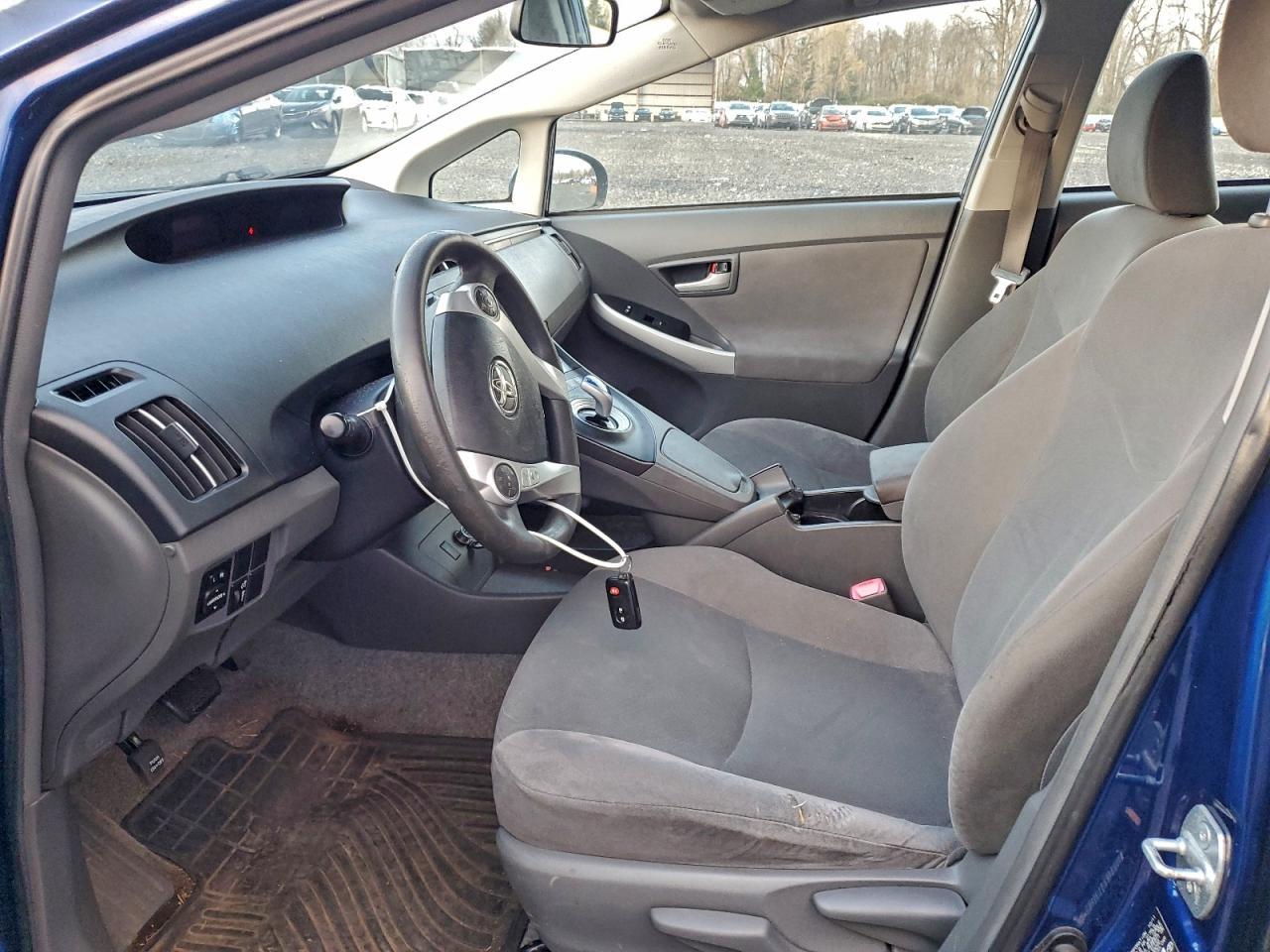 2011 TOYOTA PRIUS