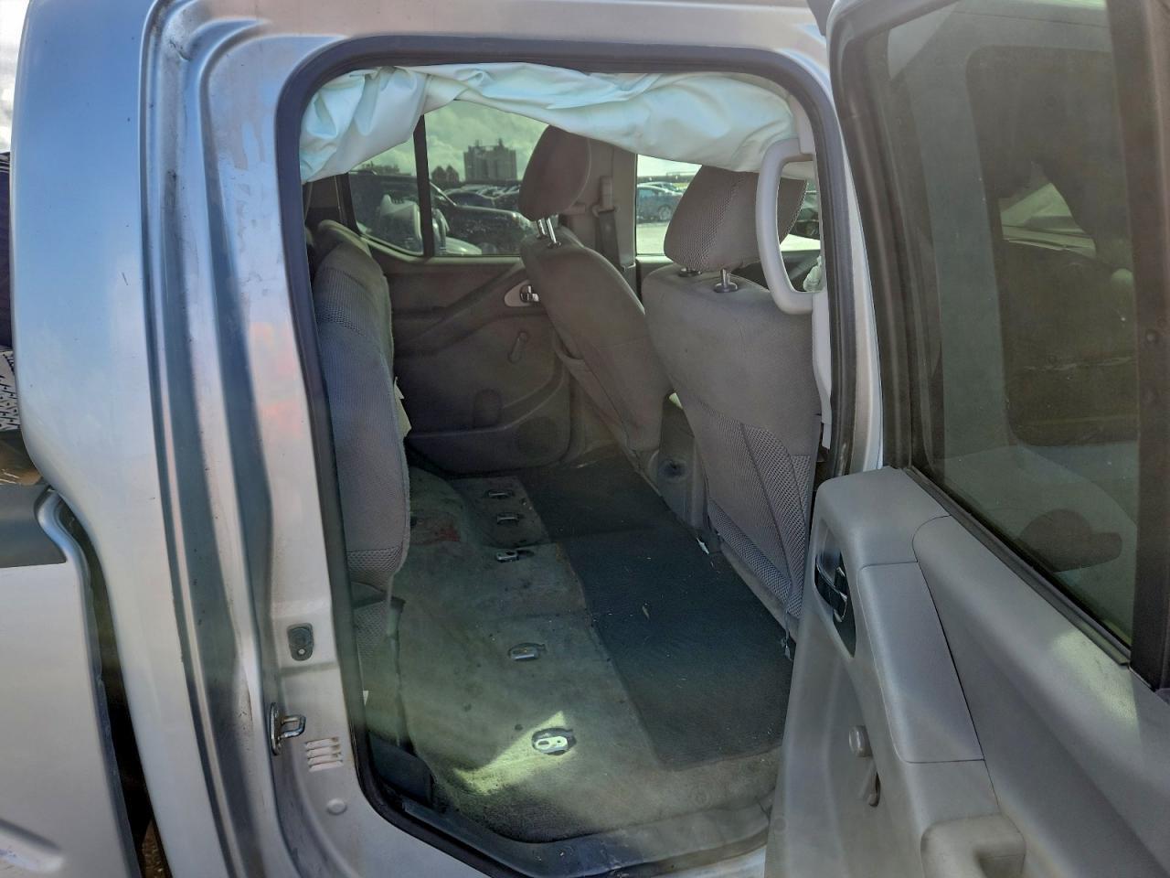 2017 NISSAN Frontier