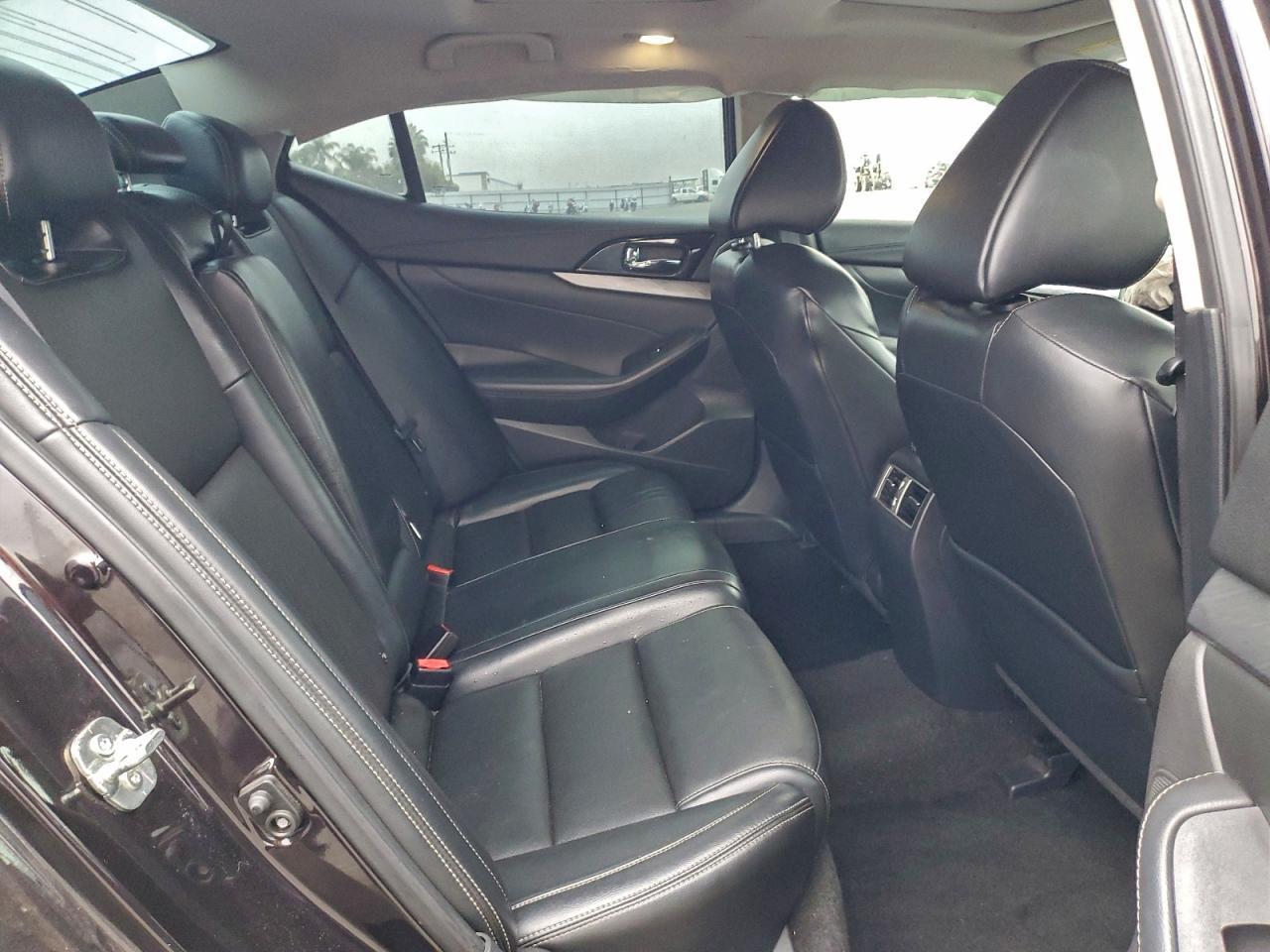2016 NISSAN Maxima