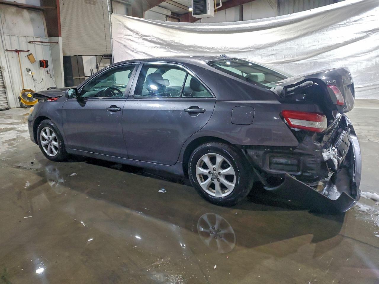 2011 TOYOTA CAMRY