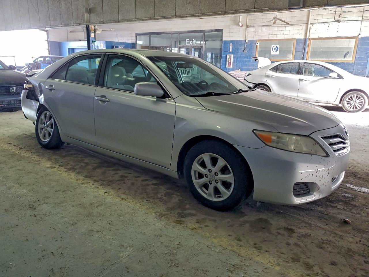 2011 TOYOTA CAMRY