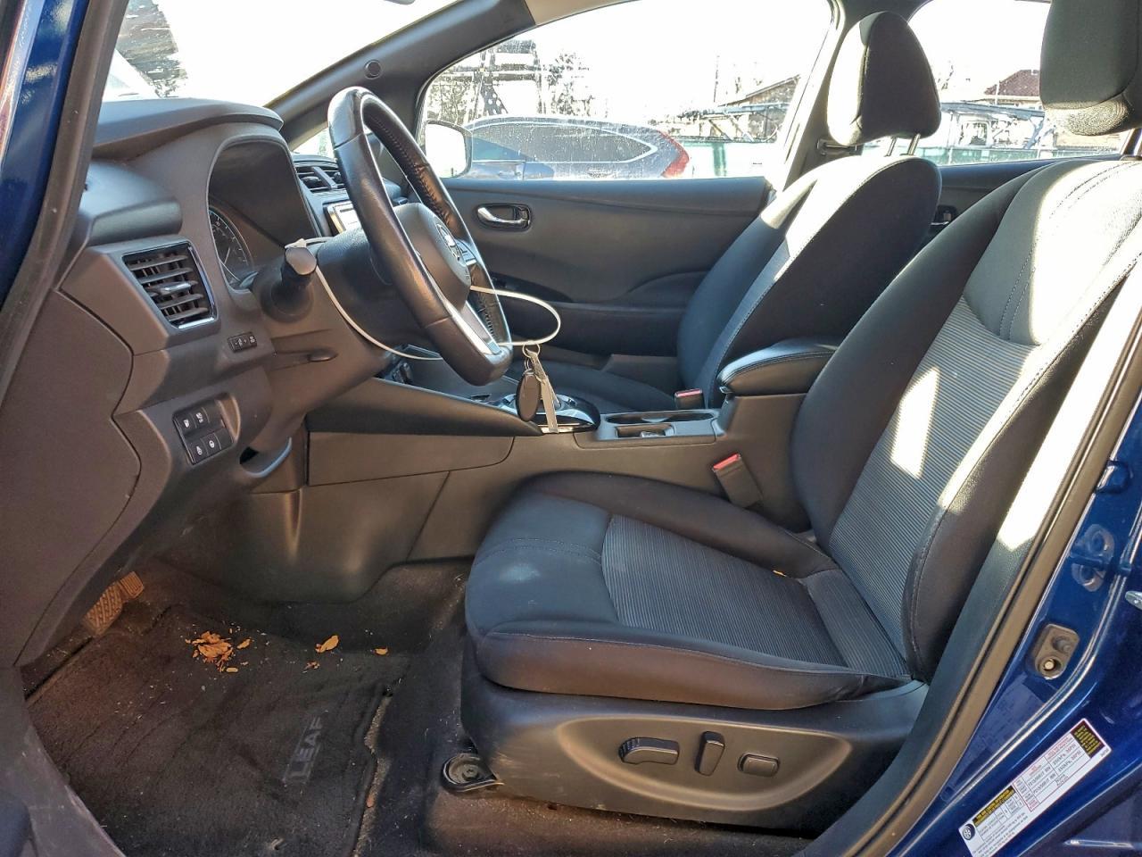 2019 NISSAN LEAF