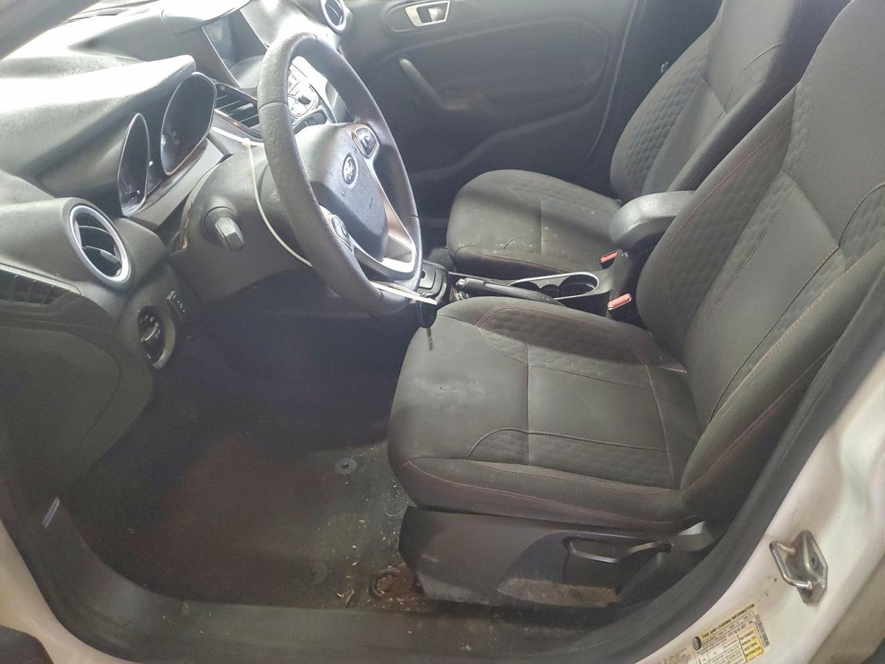 2016 FORD Fiesta
