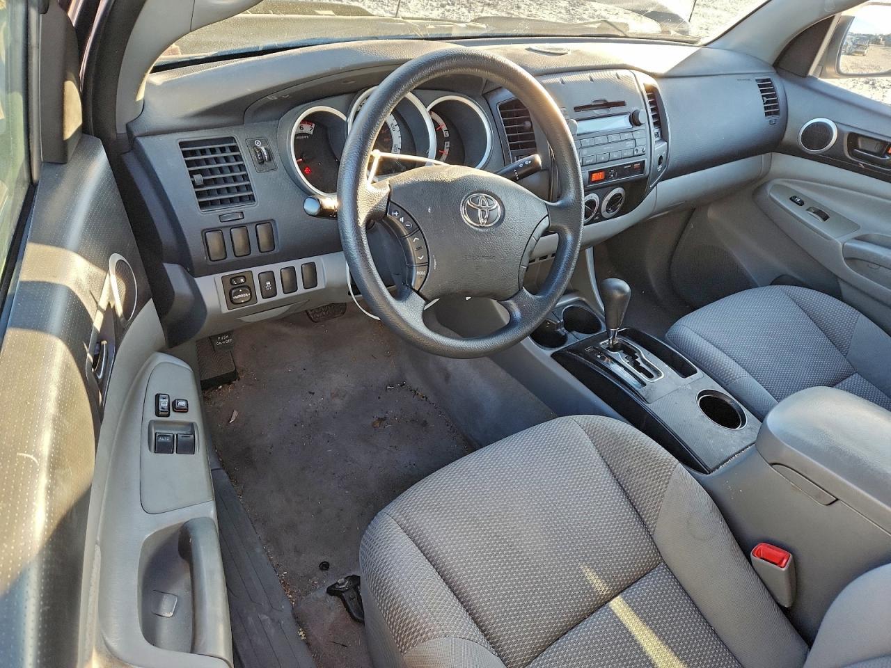 2011 TOYOTA TACOMA