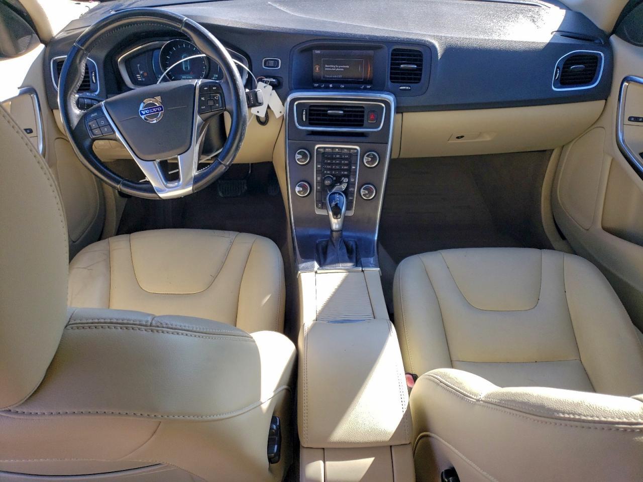 2015 VOLVO S60
