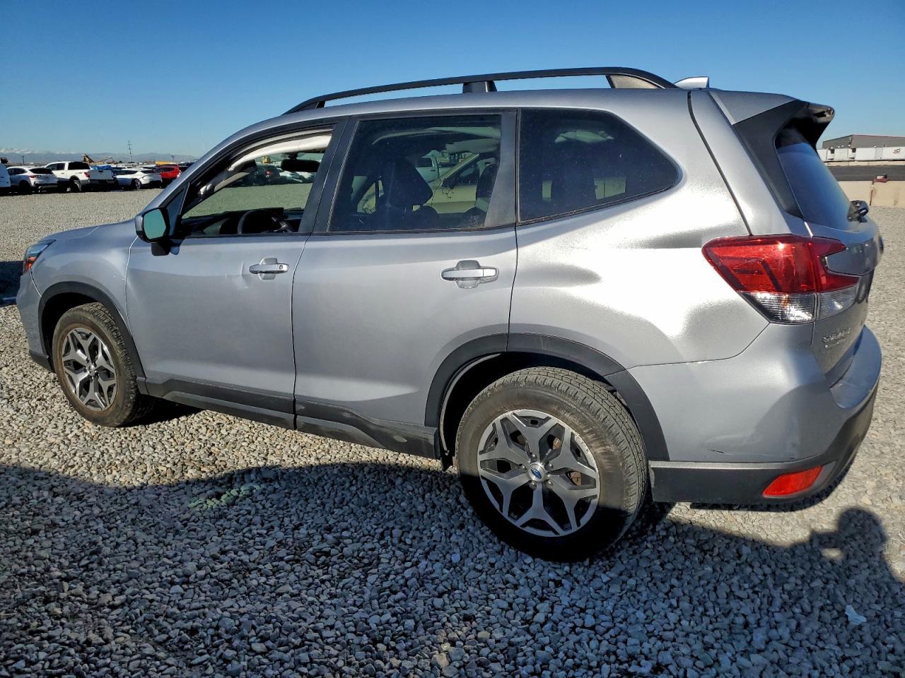 2021 SUBARU FORESTER