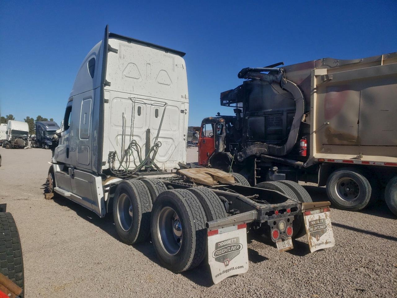 2022 FREIGHTLINER CASCADIA 126