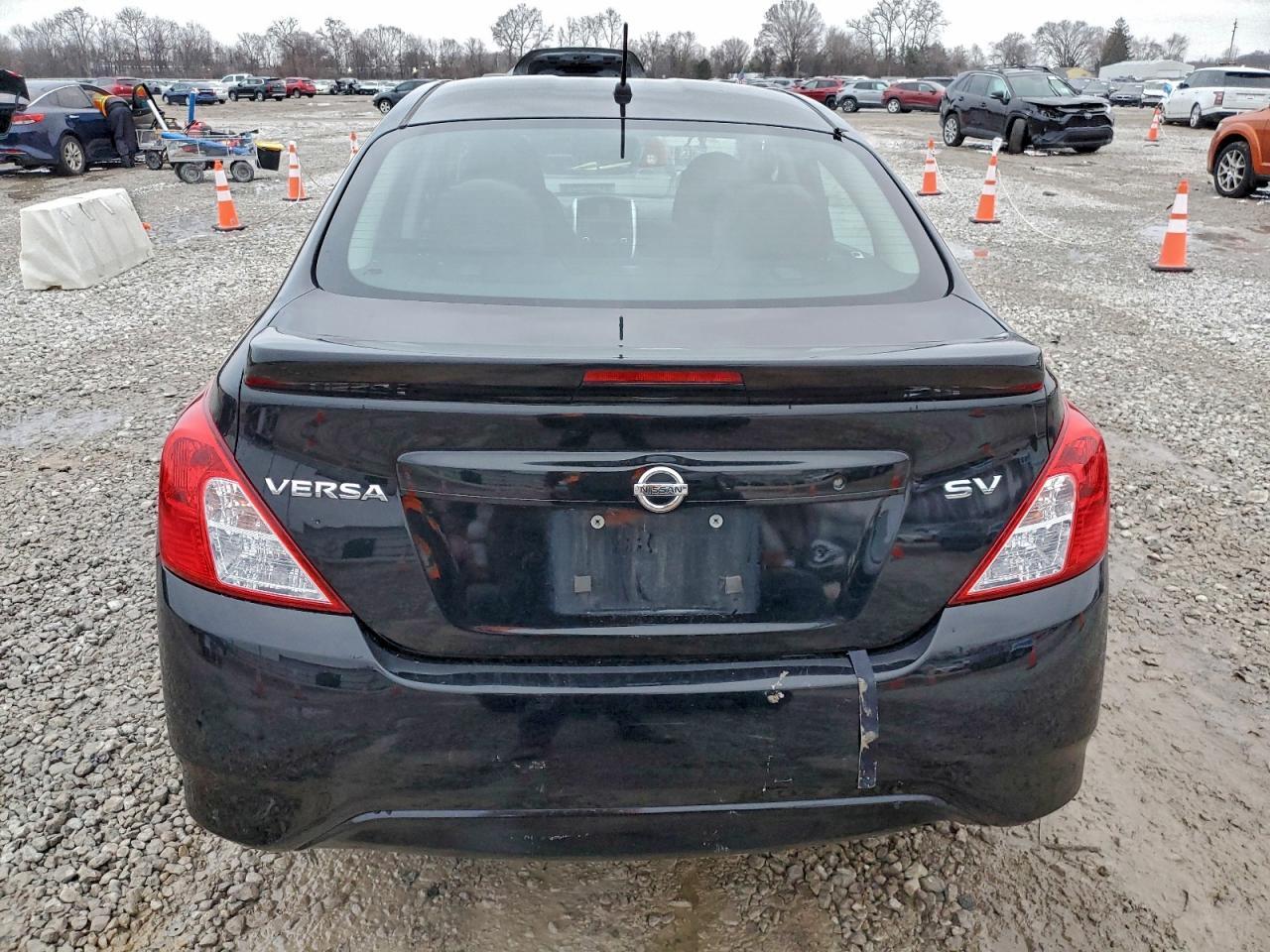 2016 NISSAN VERSA