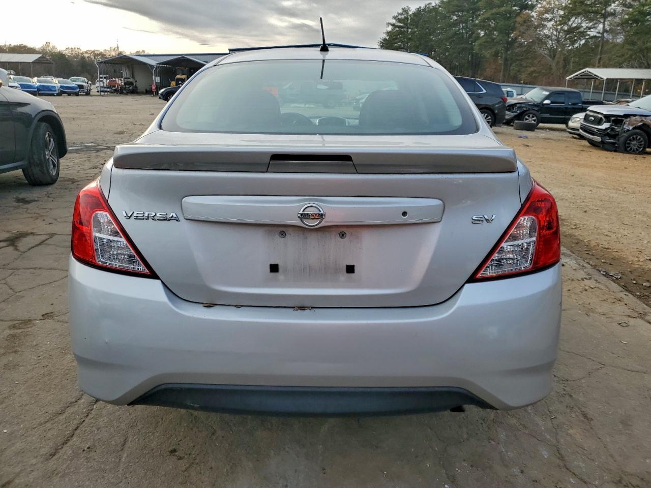 2017 NISSAN VERSA