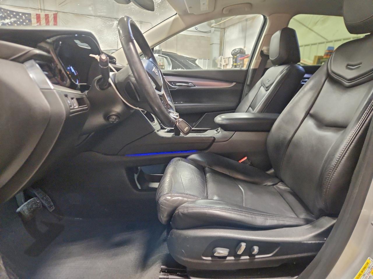 2017 CADILLAC XT5