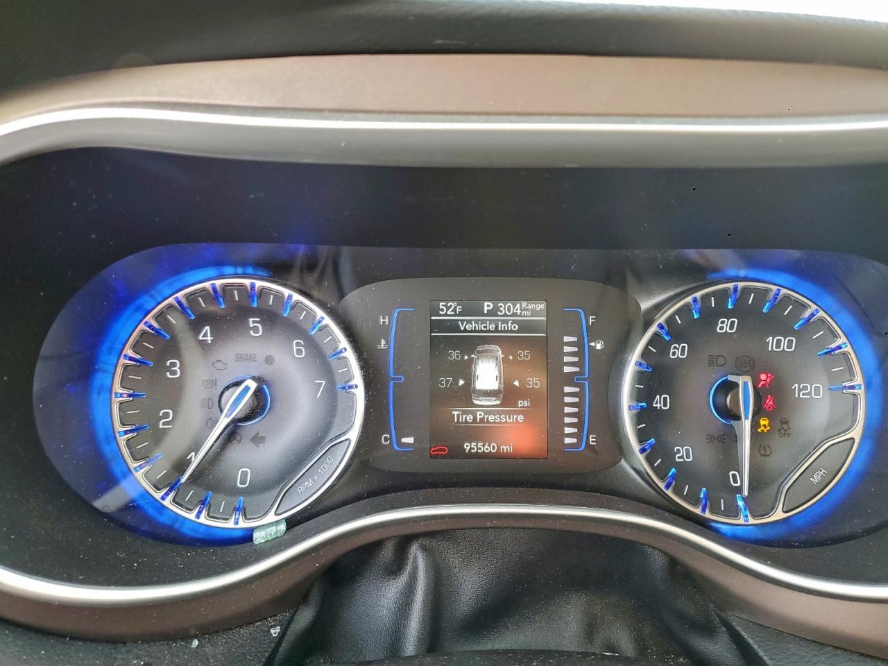 2021 CHRYSLER Voyager