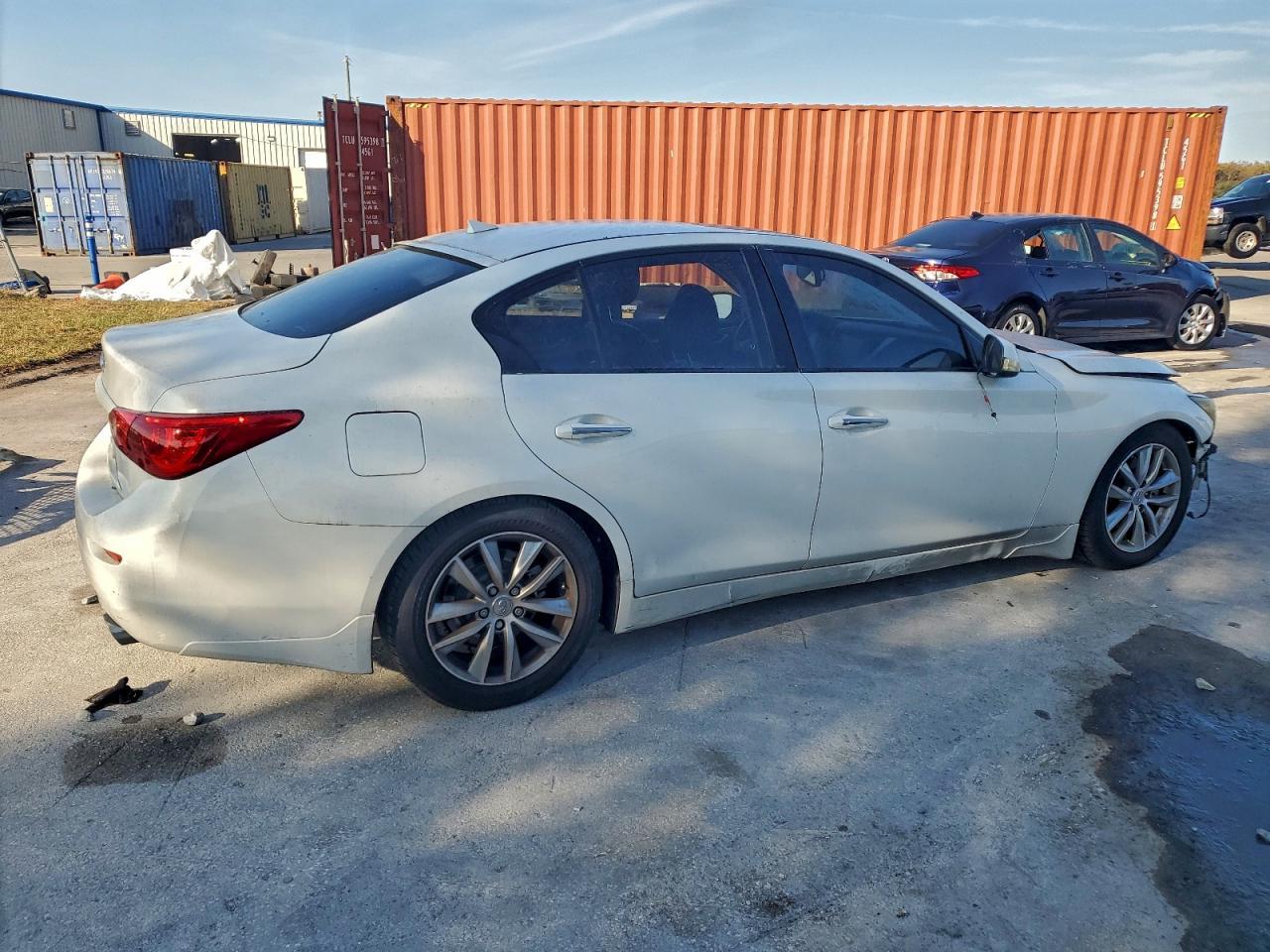 2014 INFINITI Q50