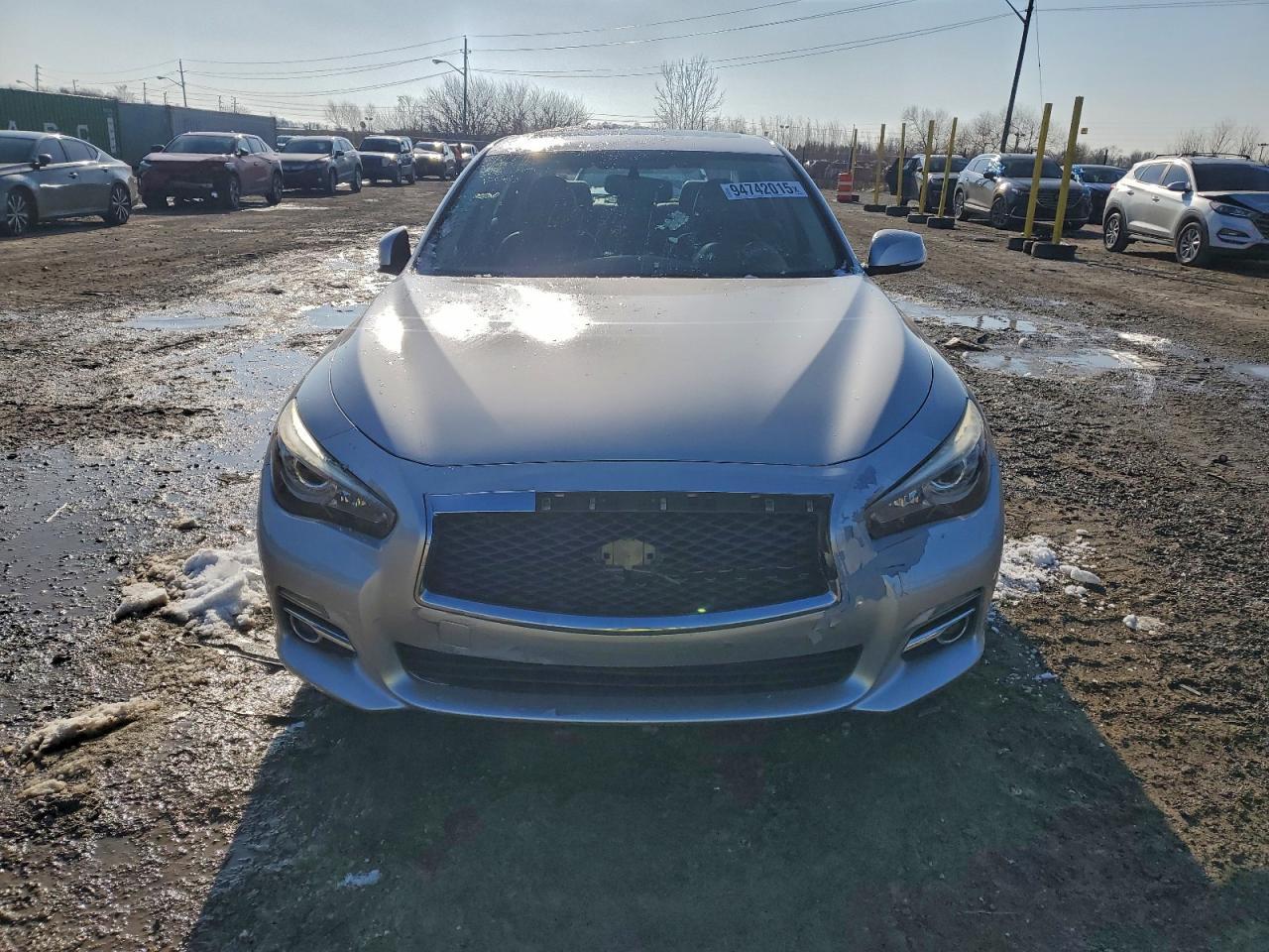 2015 INFINITI Q50