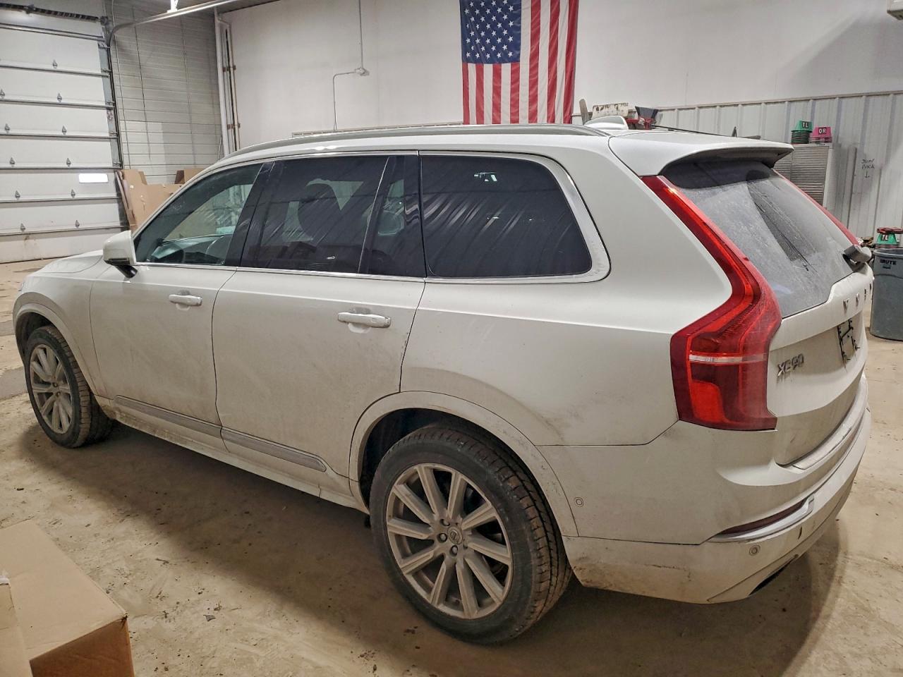 2019 VOLVO XC90