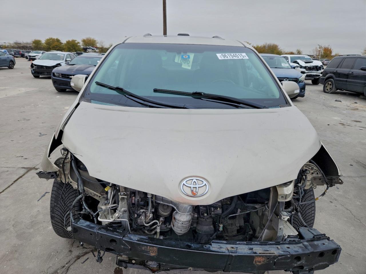 2015 TOYOTA SIENNA