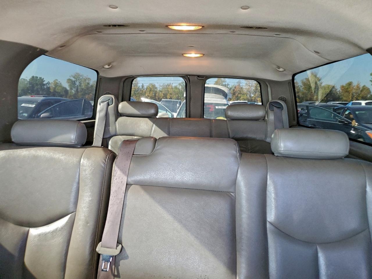 2004 CHEVROLET Suburban