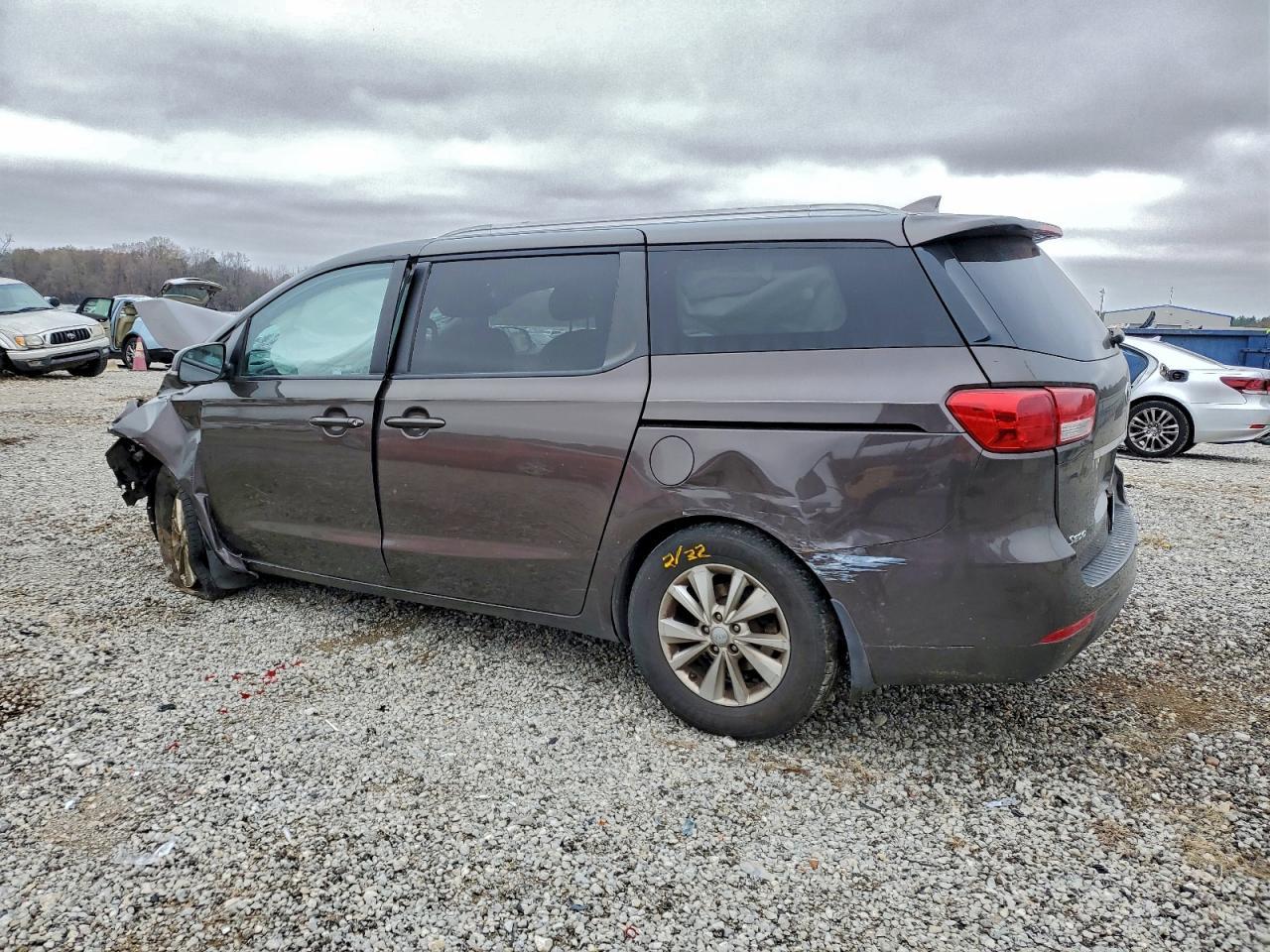 2016 KIA SEDONA