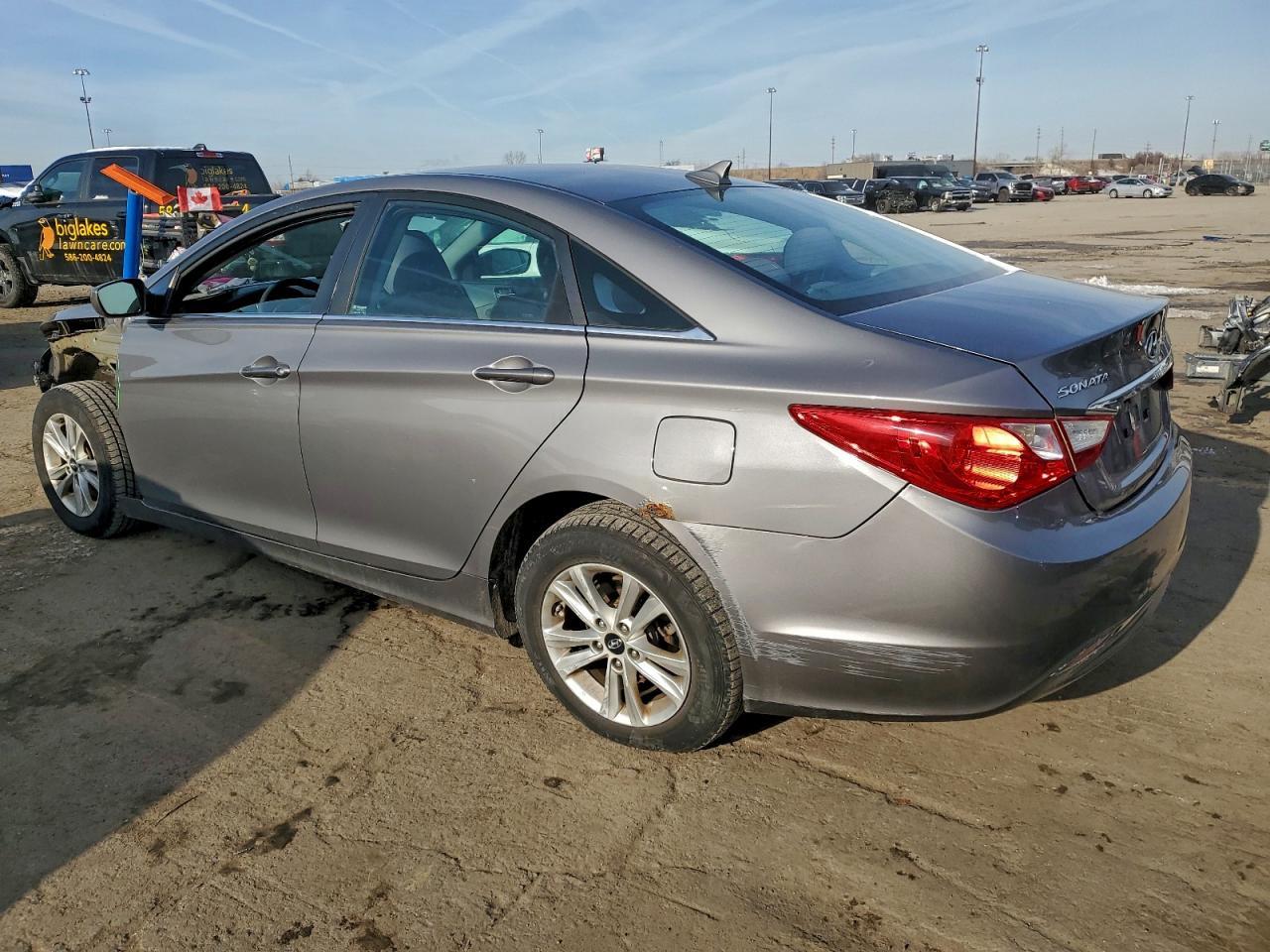 2011 HYUNDAI SONATA