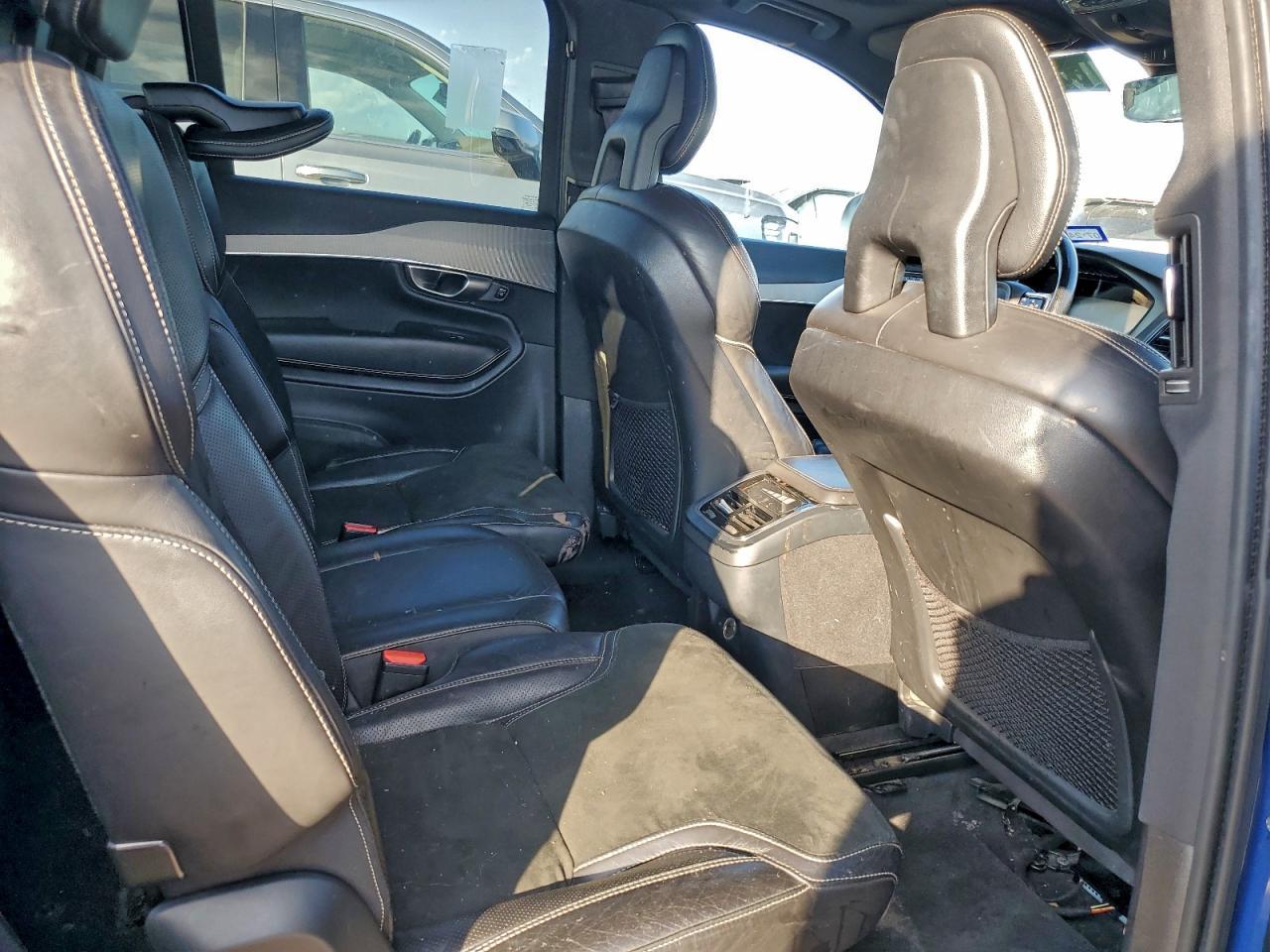 2017 VOLVO XC90