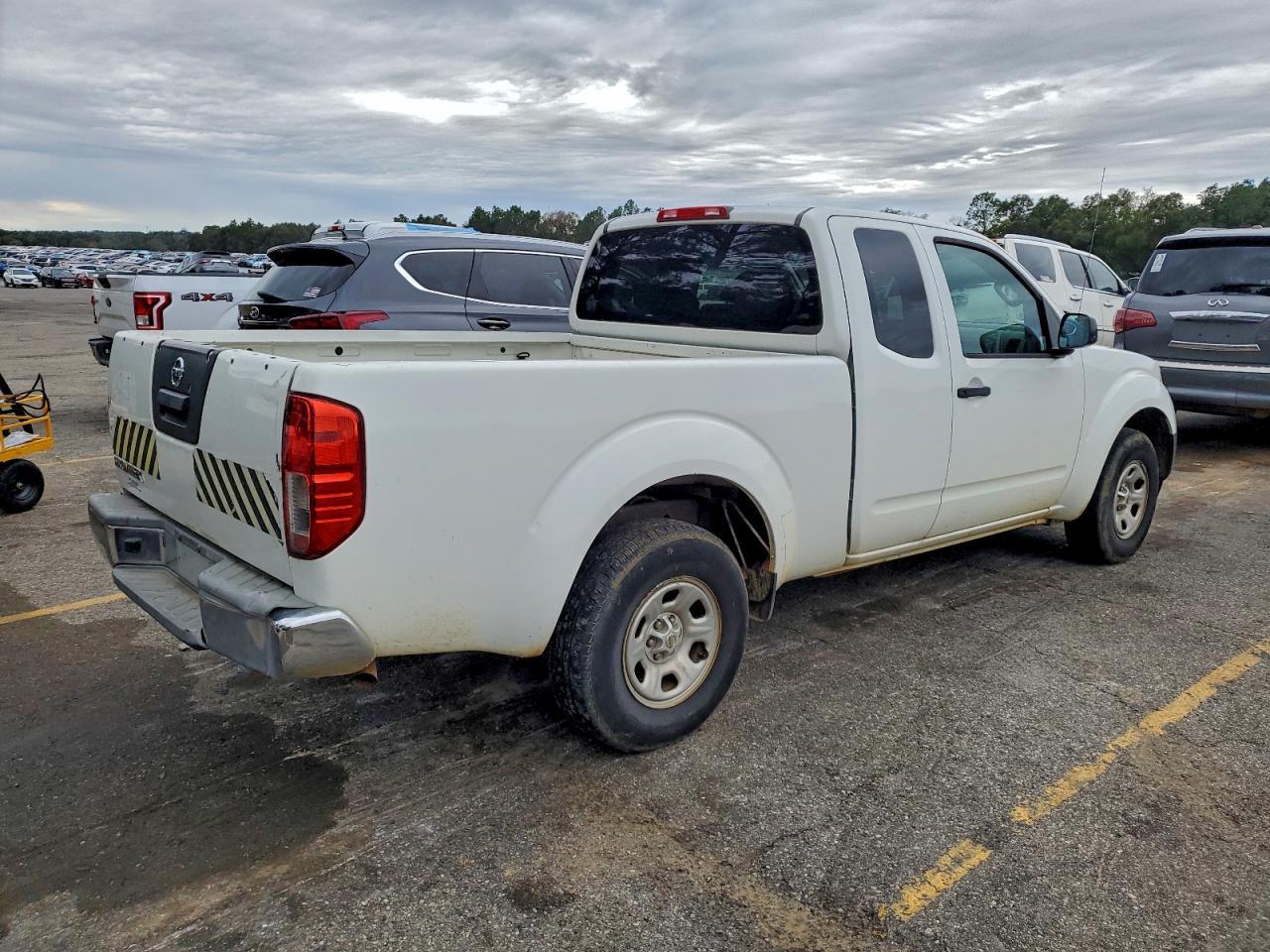 2015 NISSAN Frontier