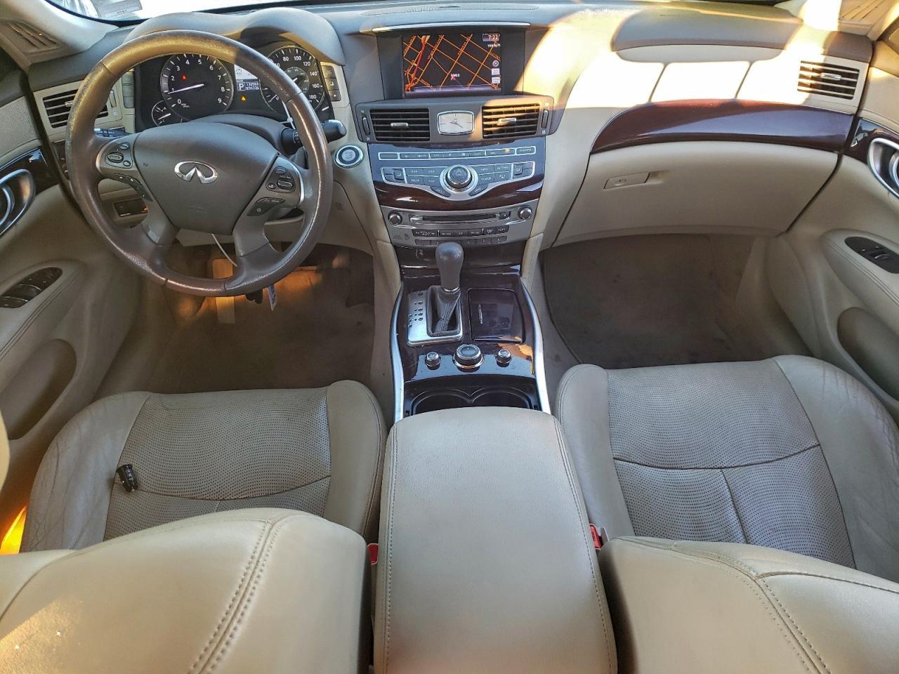 2011 INFINITI M37
