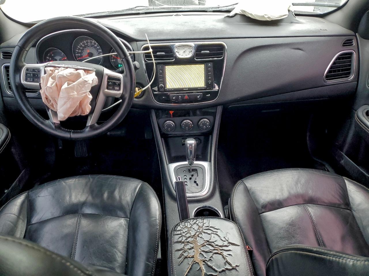 2011 CHRYSLER 200