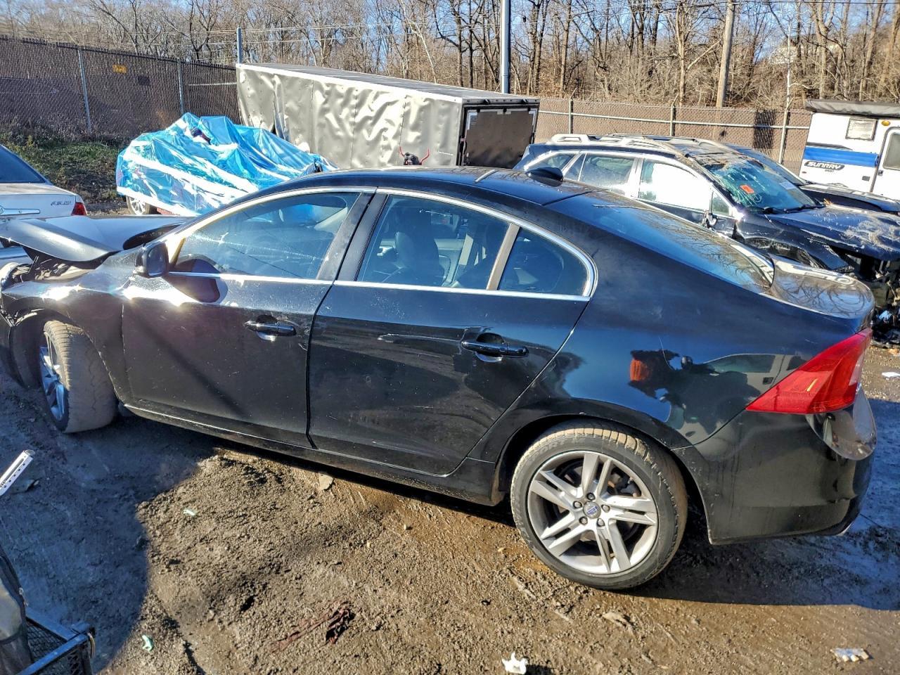 2015 VOLVO S60