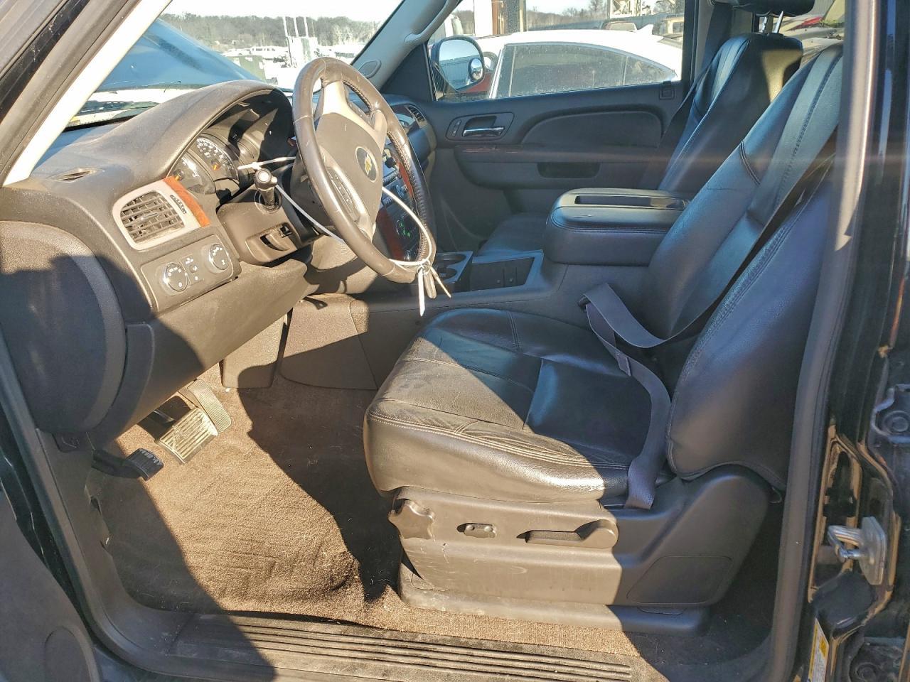 2013 CHEVROLET Suburban