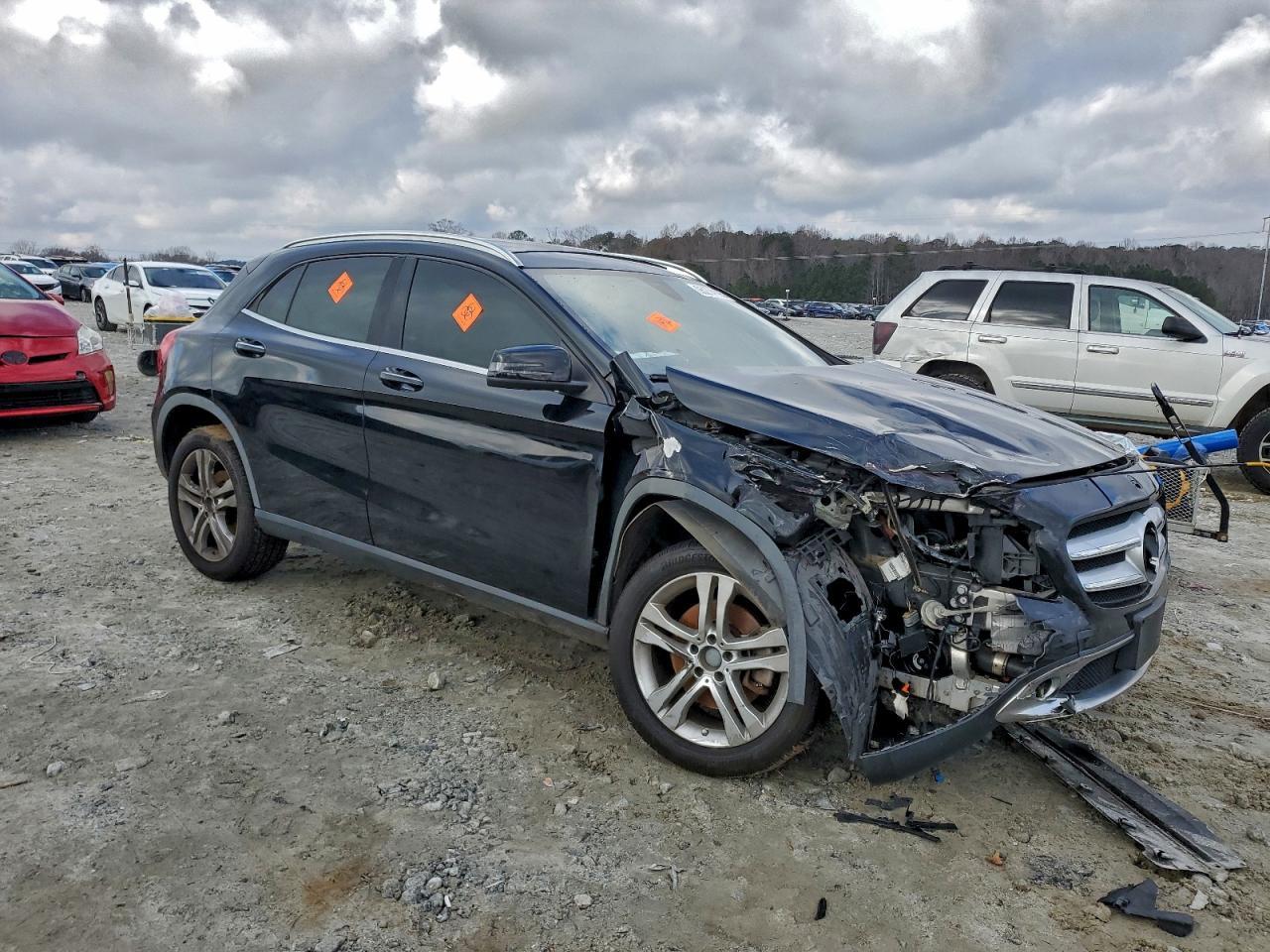 2016 MERCEDES-BENZ GLA-Class