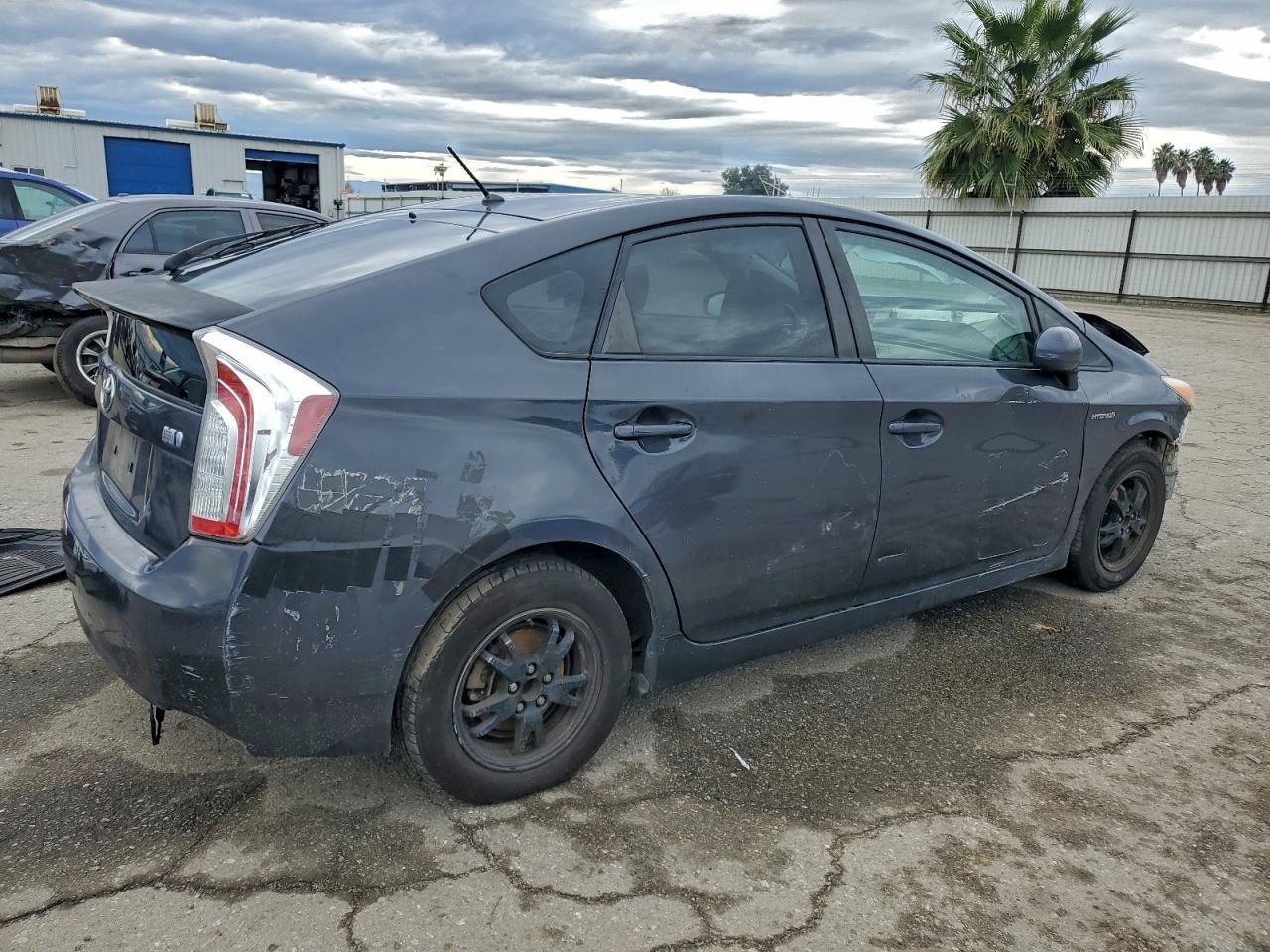 2015 TOYOTA PRIUS