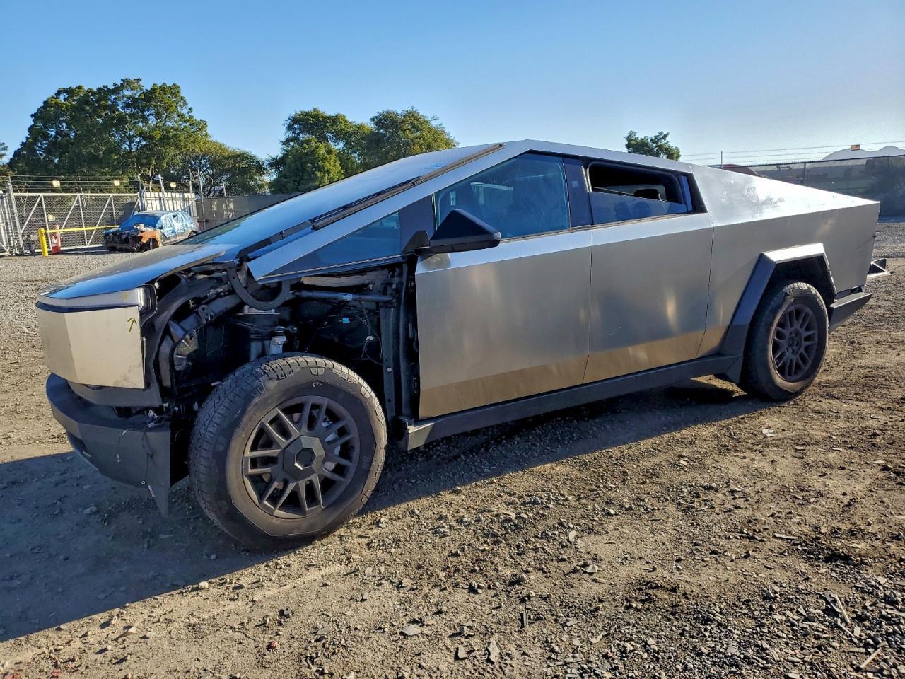 2024 TESLA Cybertruck