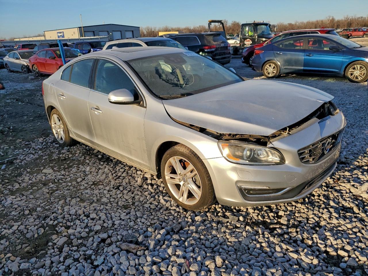 2015 VOLVO S60