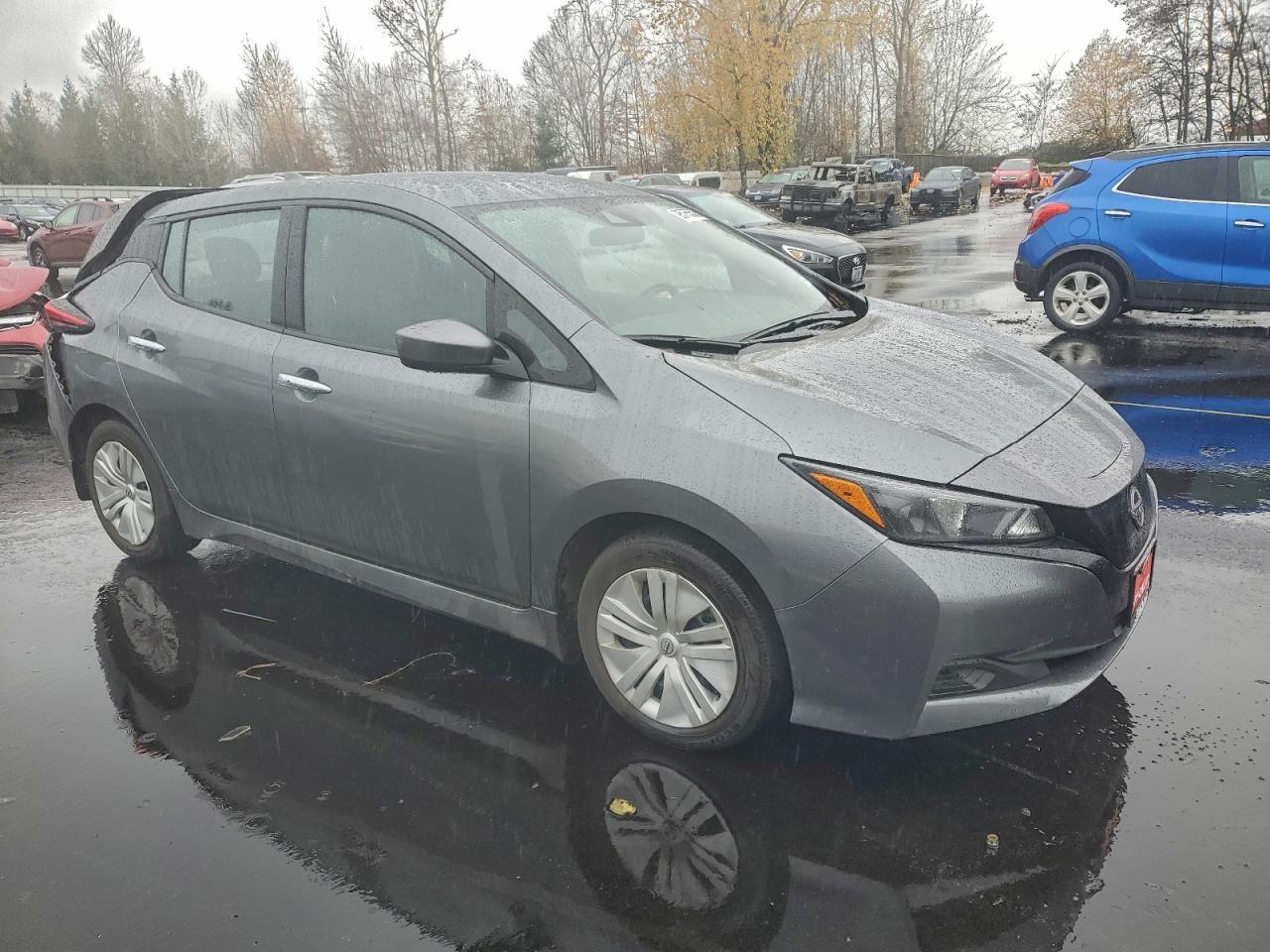 2023 NISSAN LEAF