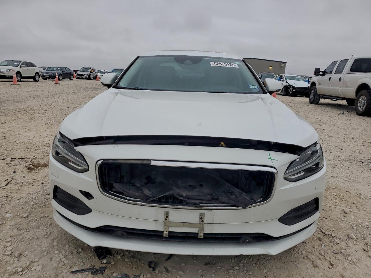 2018 VOLVO S90