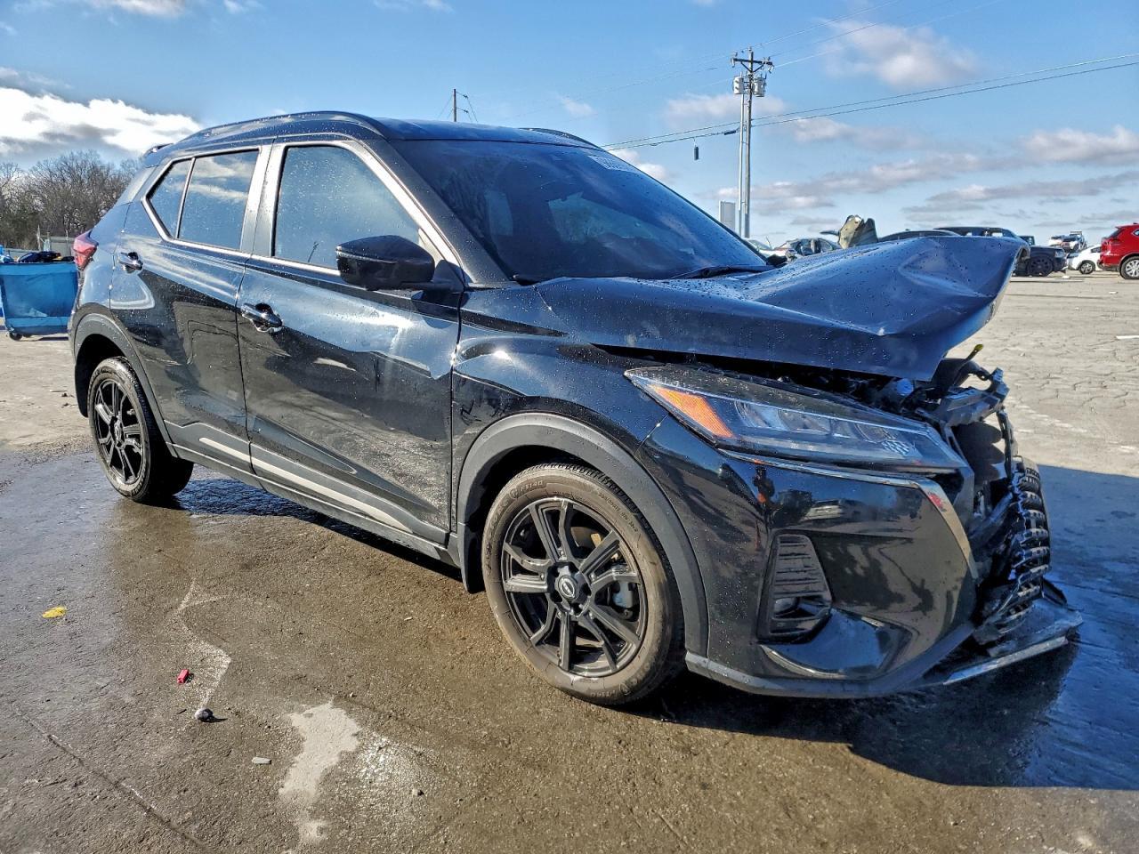 2024 NISSAN KICKS