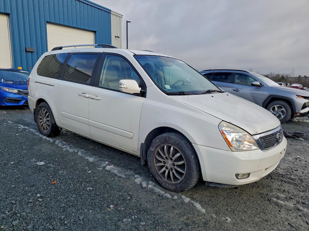2011 KIA SEDONA