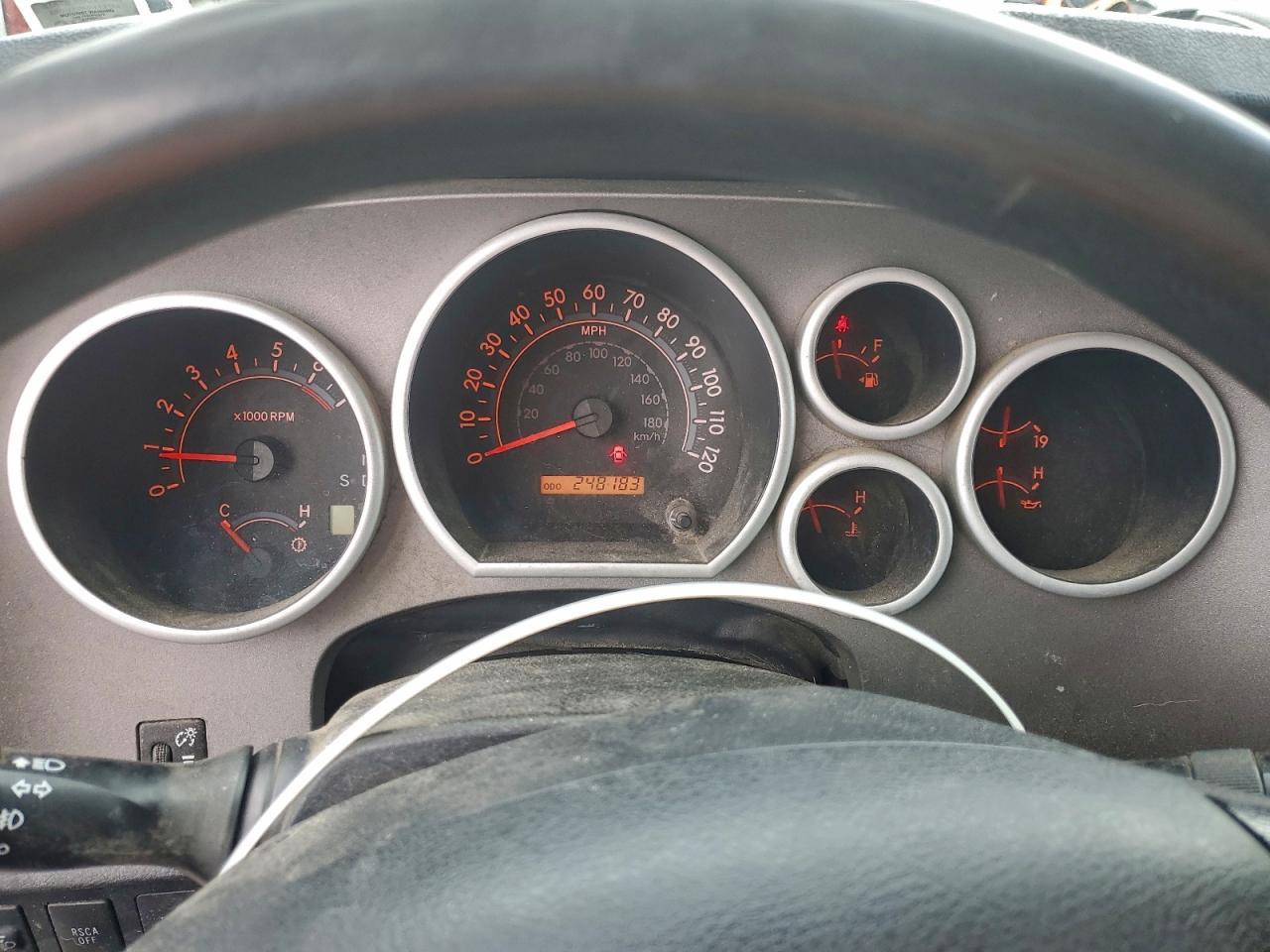 2011 TOYOTA TUNDRA